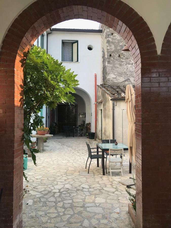 B&B Pozzo Dei Desideri フィシャーノ エクステリア 写真